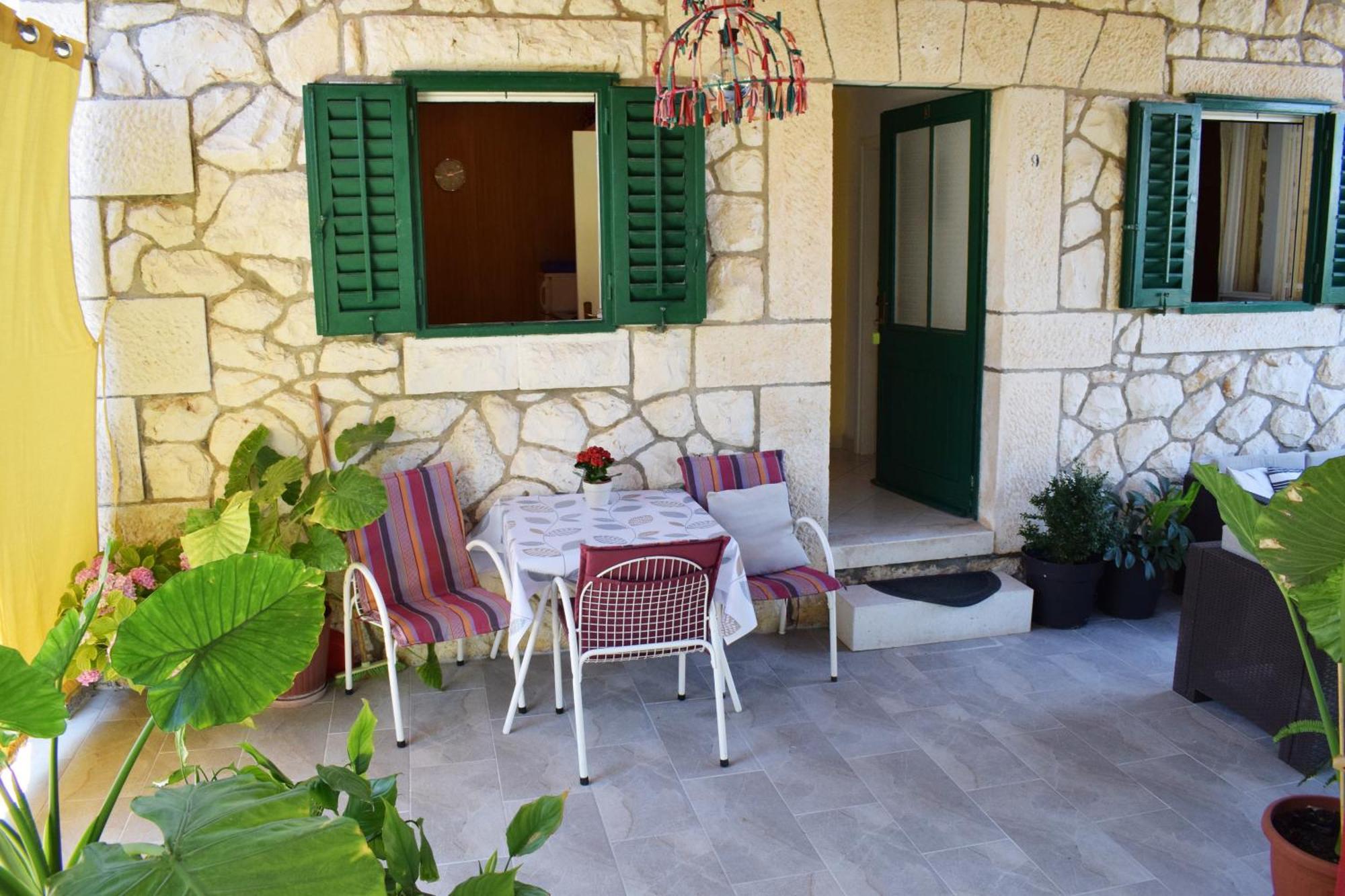 Apartment Lina Vrankovic *